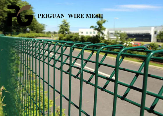 Galvanized Triangle Roll Top Weld Mesh Fence Panels For Commercial Applications