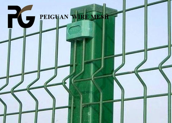 2m Galvanized Wire V Mesh Security Fencing With Peach Post